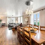 Feriehus Cozy In With Kitchen