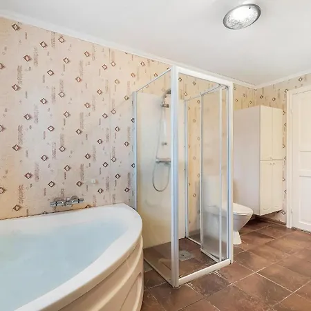 Cozy In With Kitchen * Vanse