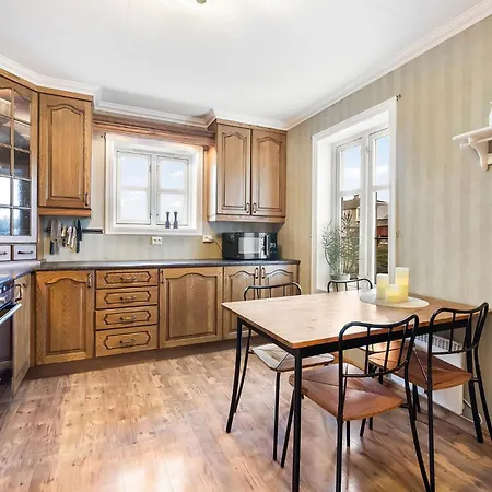 Ferienhaus Cozy In With Kitchen Vanse