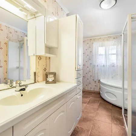 Cozy In With Kitchen Holiday home Vanse